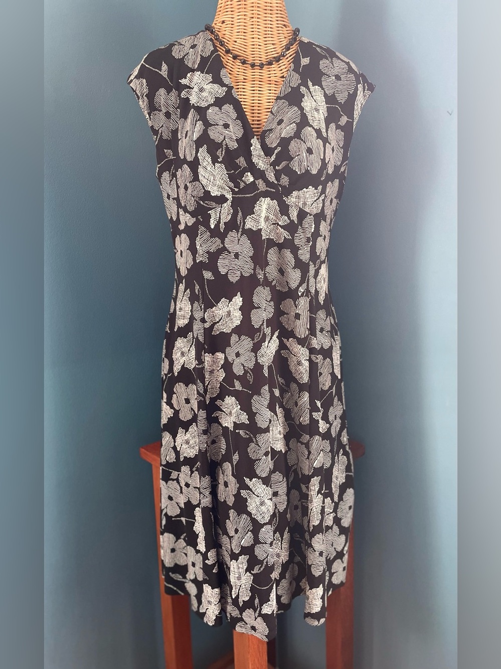 Chaps Black White Floral Dress Surplice V-Neck Stretchy Sleeveless Size Large